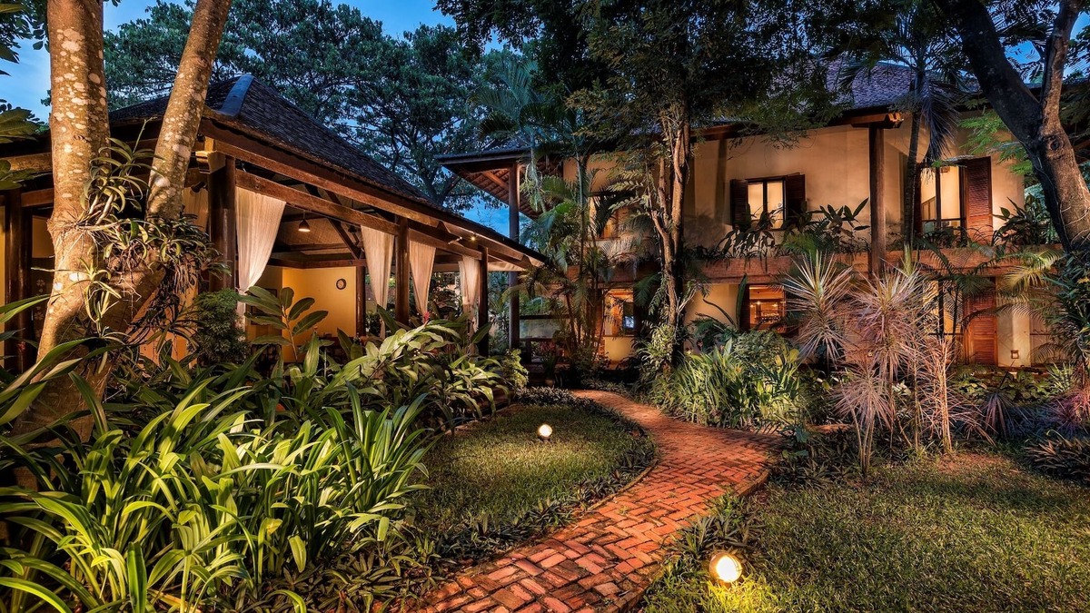 Siem Reap Villa | Private Holiday Villa with your private full facilities' usages & personal chef!