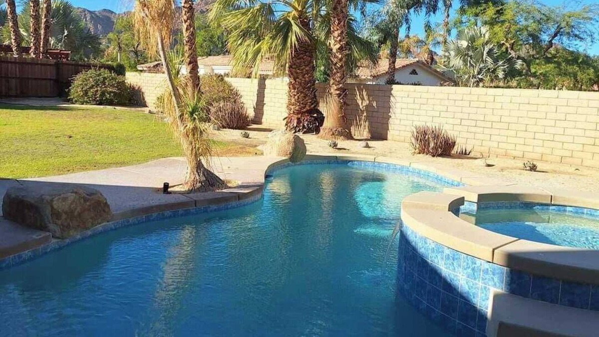 La Quinta House | Private home in Greater Palm Springs City La Quinta With Salt Water Pool and Spa