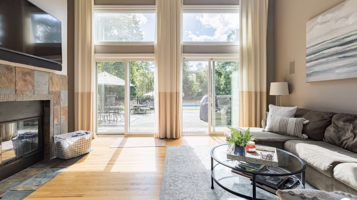 East Moriches House | Private Home minutes from Hamptons and North Fork
