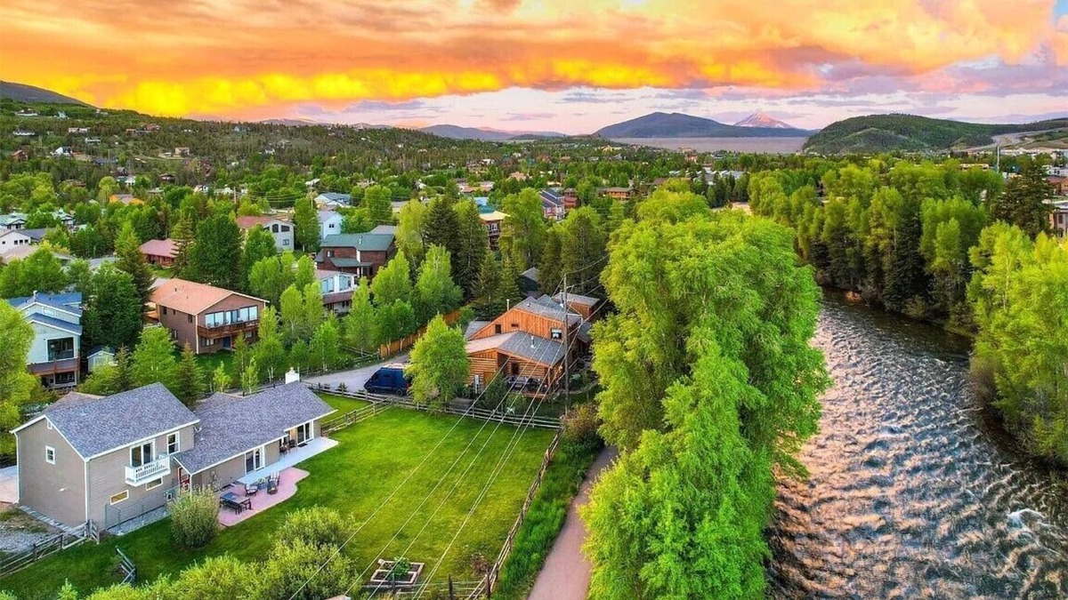 Willow Grove House | Private Home on the Blue River in Silverthorne