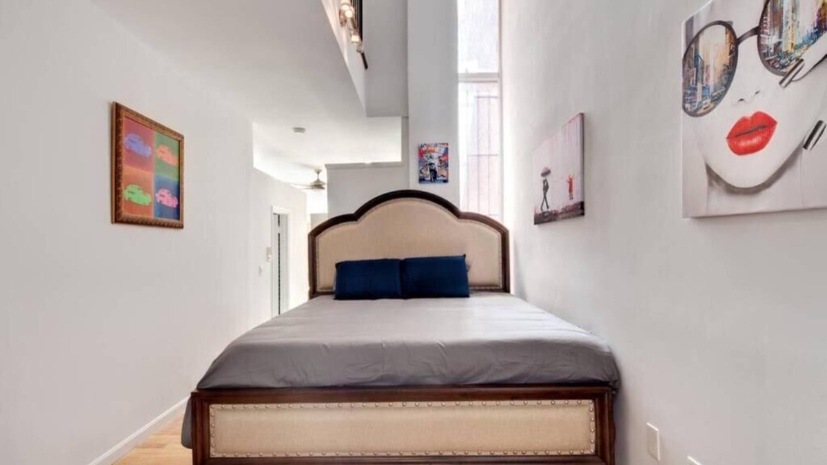 H Street Corridor Apartment | Private Hot Tub - The Art Suite - Capital HILL DC