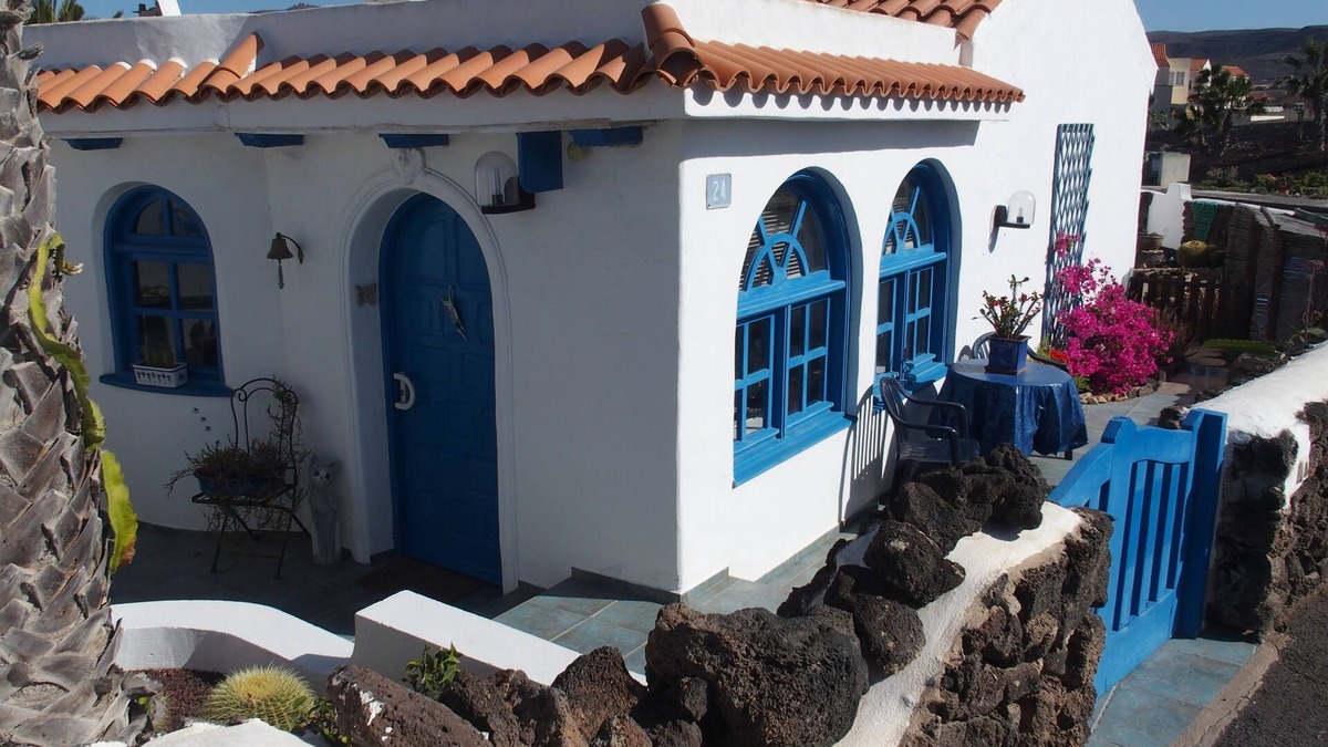 La Pared House | Private house in a beautiful place, on the beach of La Pared. privacy and nature