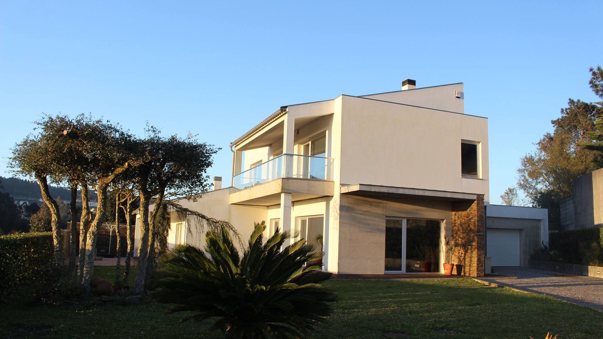 Castelo do Neiva House | Private House with Pool and Ocean Views - Northern Portugal
