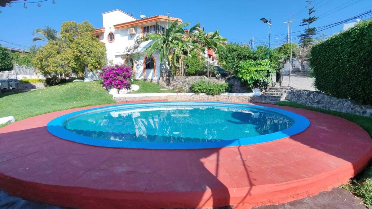 Tres de Mayo House | Private house with pool and panoramic view, Burgos Bugambilias