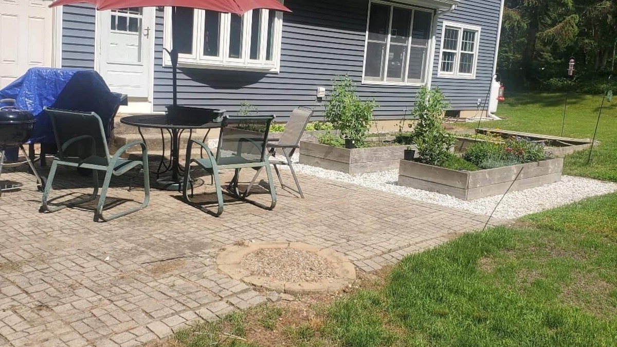 East Lyme House | Private house with room and bath. Close to shore and beaches