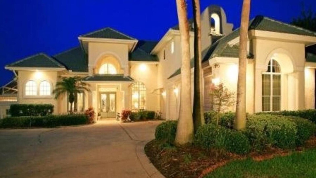Ocoee Apartment | Private In-Law Suite with a lake view in a gated community