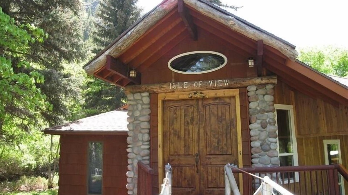 Ogden House | Private Island-Dramatic Romantic Hideaway on Ogden River