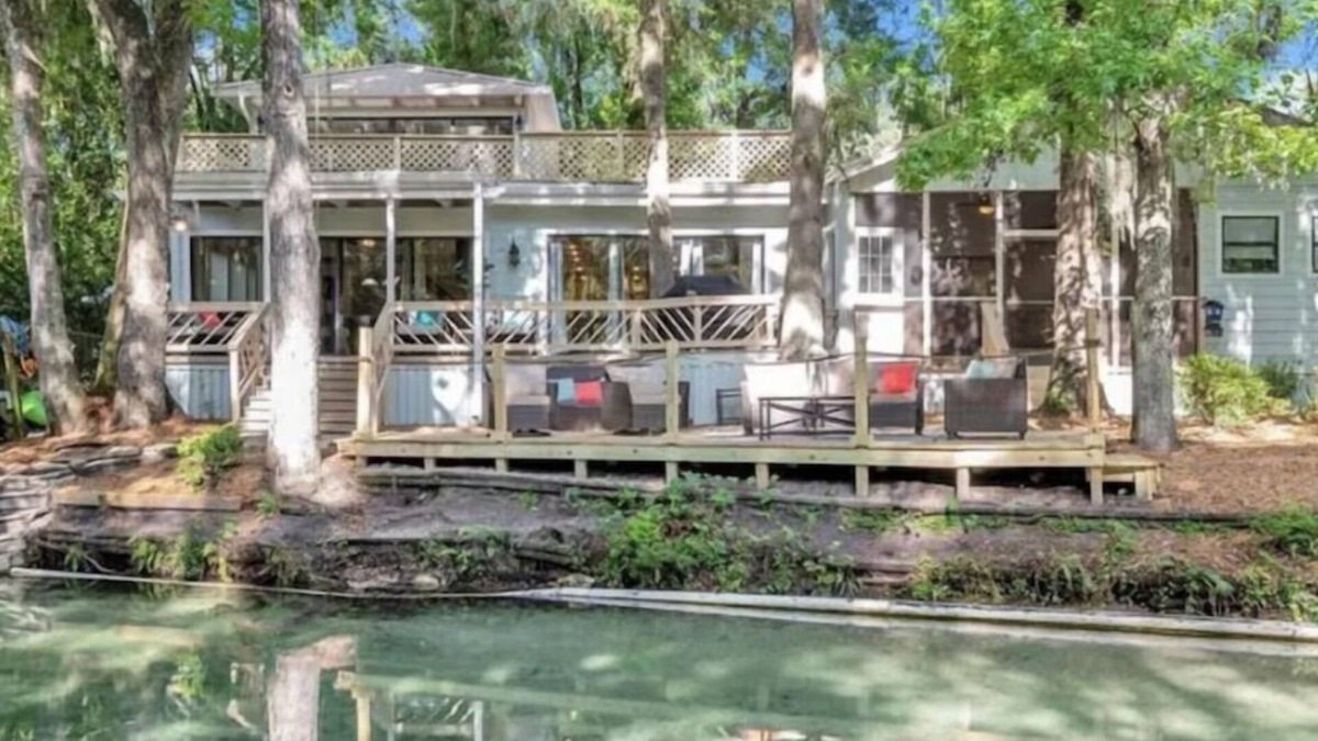 Dunnellon House | Private Island Waterfront Oasis Kayaks + Paddleboards + Canoe + NEW Pool Table