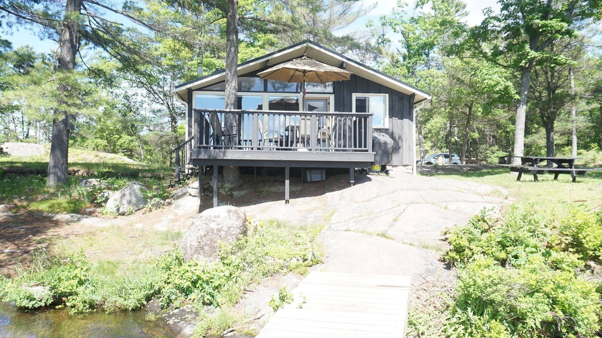 Havelock-Belmont-Methuen Cottage | Private Kawartha cottage w/spectacular views