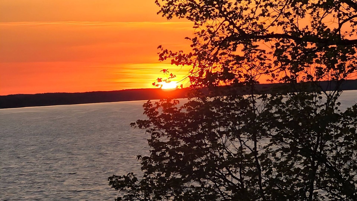 Miltona House | Private Lake Access-7 King Beds-Spacious Retreat-2 Game Rooms-Theater Room