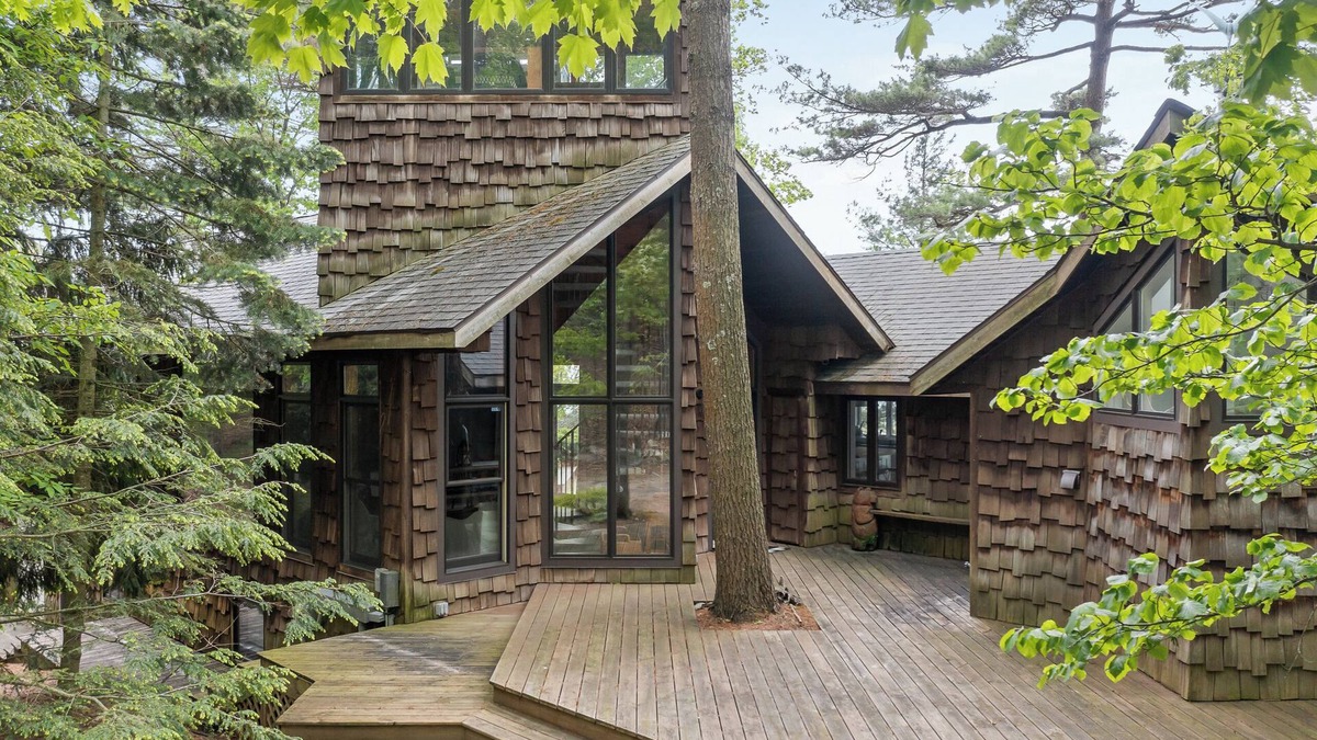 Shelby House | Private Lake Michigan Beach Frontage