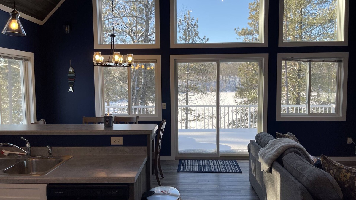 Hayward House | Private Lake/quiet sports getaway, magnificent scenery and abundant wildlife