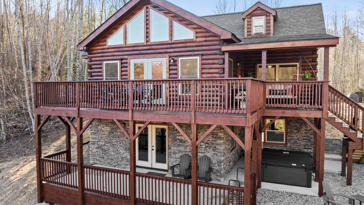 Elk Park Cabin | Private lakefront cabin with mountain views/hot tub/firepit/game room/hiking/etc