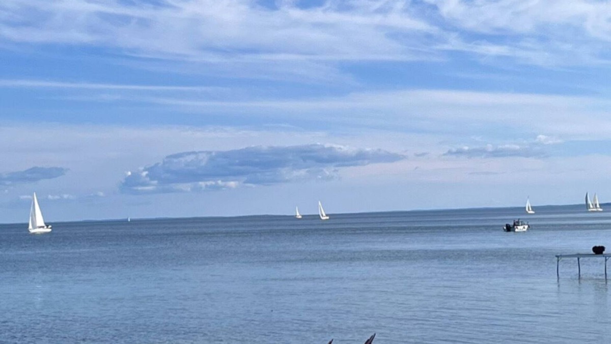 Oro-Medonte Cottage | Private lakefront house on lake simcoe. Perfect for outdoor enthusiasts