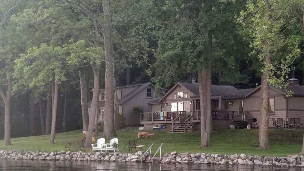 Syracuse House | Private Lakefront Property - 280' of lake frontage for family fun!