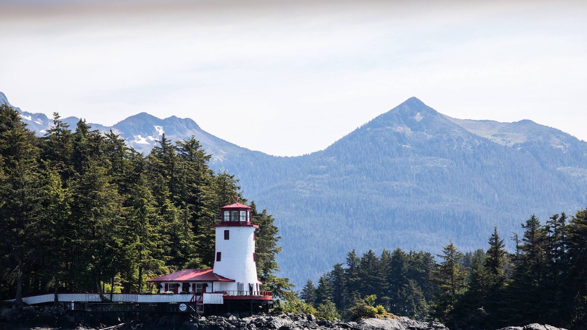 Sitka House | Private Lighthouse with Luxurious Ammenaties