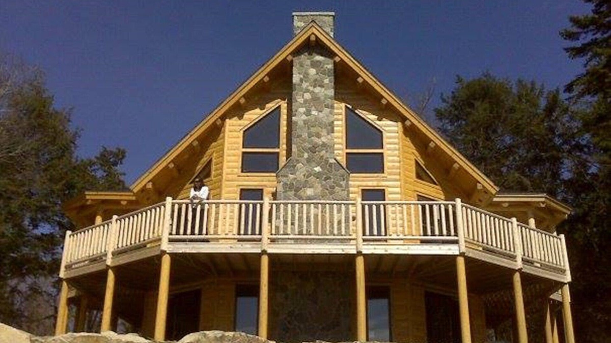 Beaver Cove Cabin | Private Log Home with Beautiful views of Moosehead Lake and Mountains