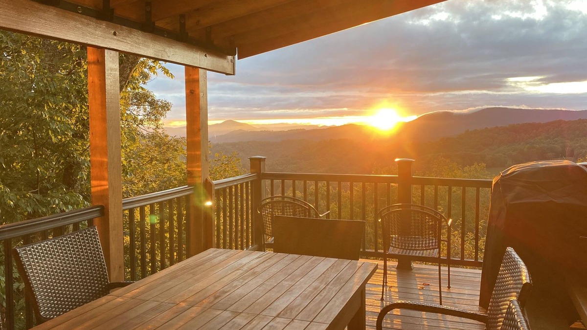 Vilas House | Private luxury home, sunset/mountain views, game room, pet-friendly, sleeps 22