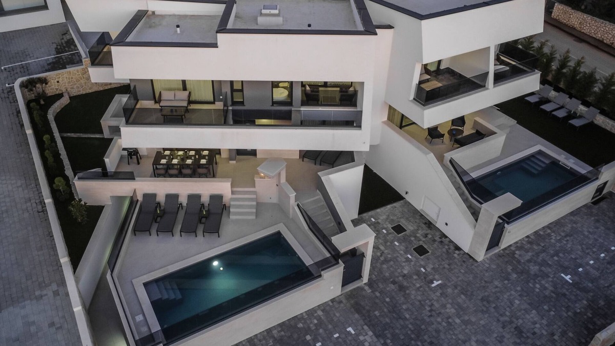 Novalja Villa | Private luxury villa with pool, sauna, and gym