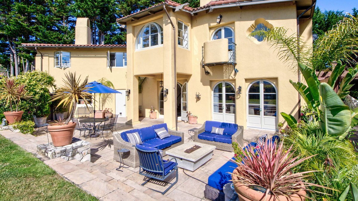 Strawberry House | Private Mediterranean home in Mill Valley w/ views