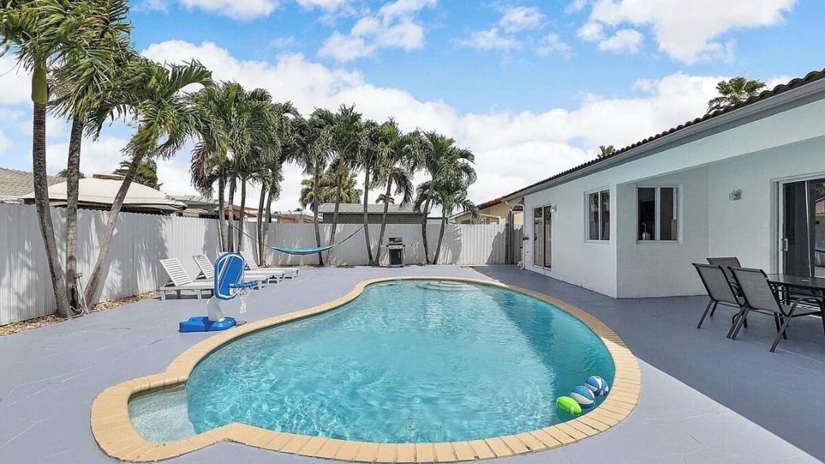 Richmond West House | Private Miami Oasis With Private Pool