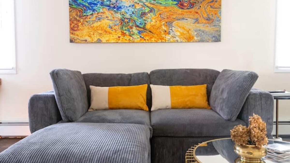 Killara Apartment | Private Modern 1st Flr 3 Bed Apt Close to Downtown