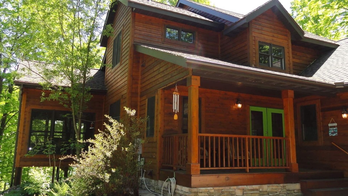 Winter House | Private Modern Home in Rustic Surroundings