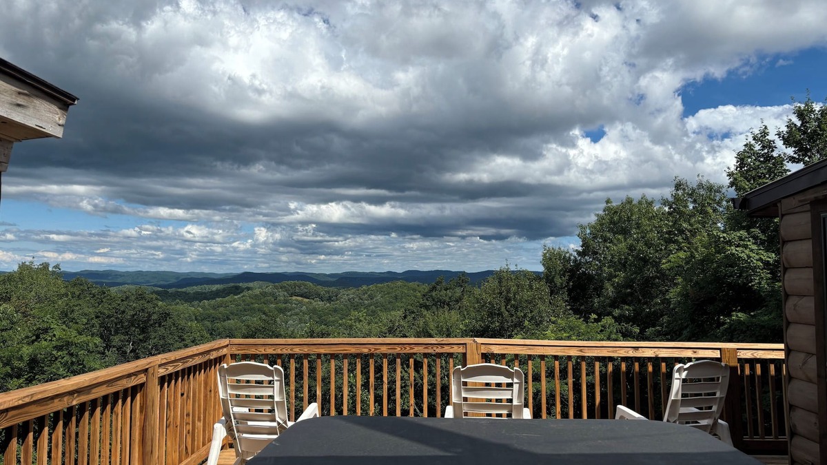 Lake Toxaway Ski Chalet | Private Mountain Getaway - Long Range Views - Between Brevard & Cashiers