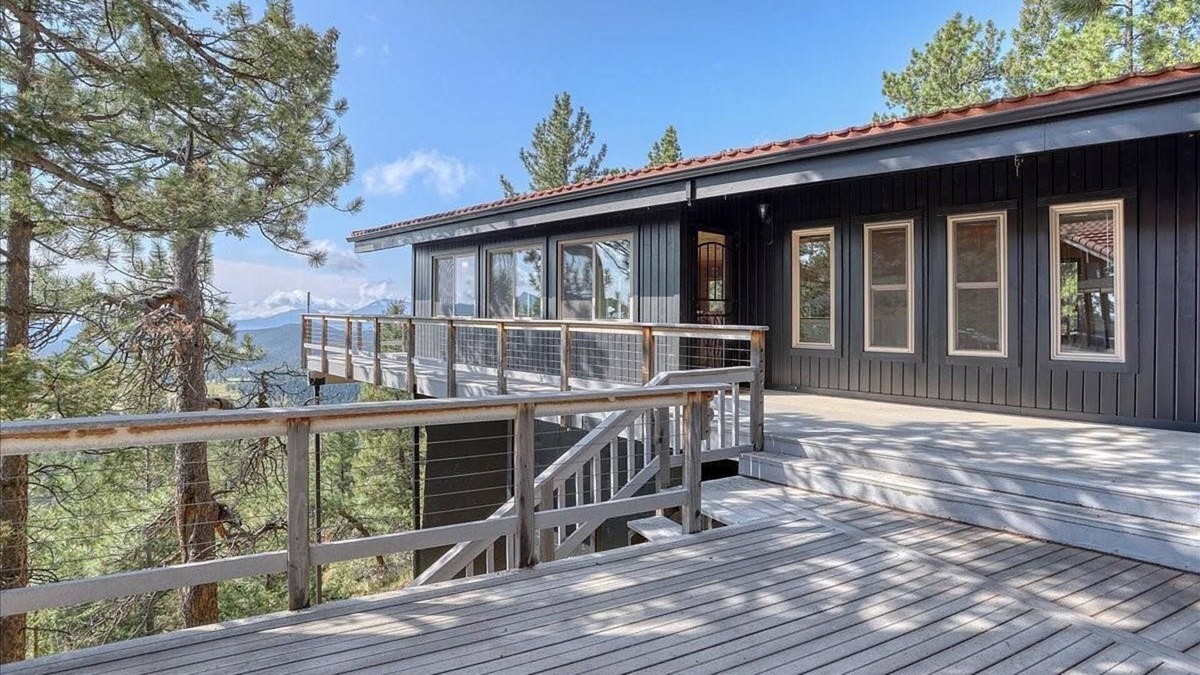 Kings Valley House | Private Mountain Getaway with Majestic Views