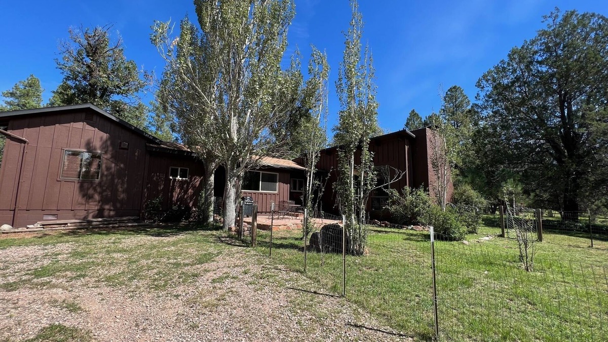 Payson Cabin | Private Mountain Retreat with room to roam! Horses welcome!
