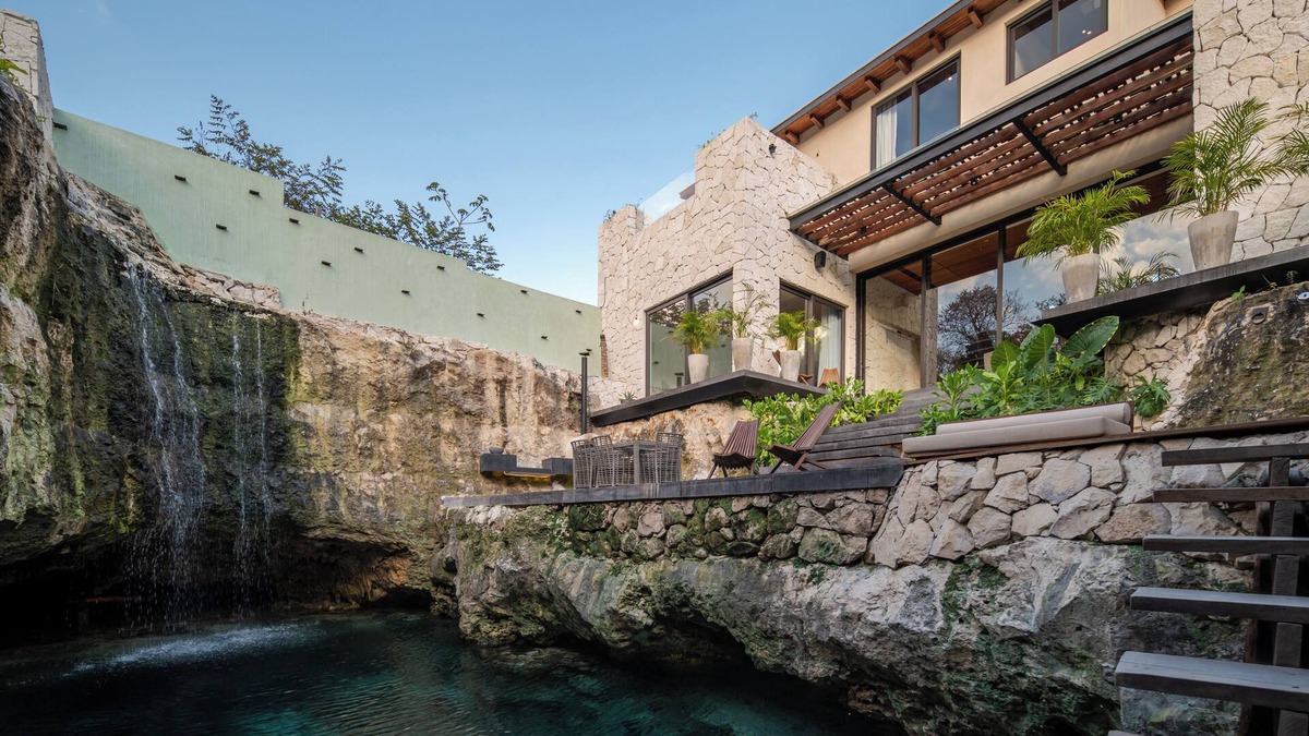 Xpu-Ha House | Private Natural Cenote, Spacious 5 Beedroom House with AC ,WiFi & Cleaning Maid.
