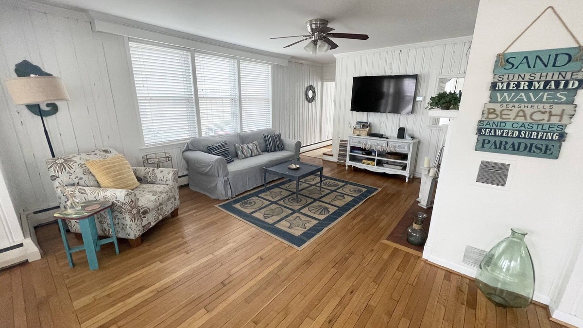 Northeast Virginia Beach House | Private North End Beach House-1 Block From Ocean!