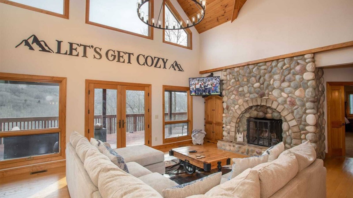 Tynecastle Cabin | Private Oasis in Tynecastle