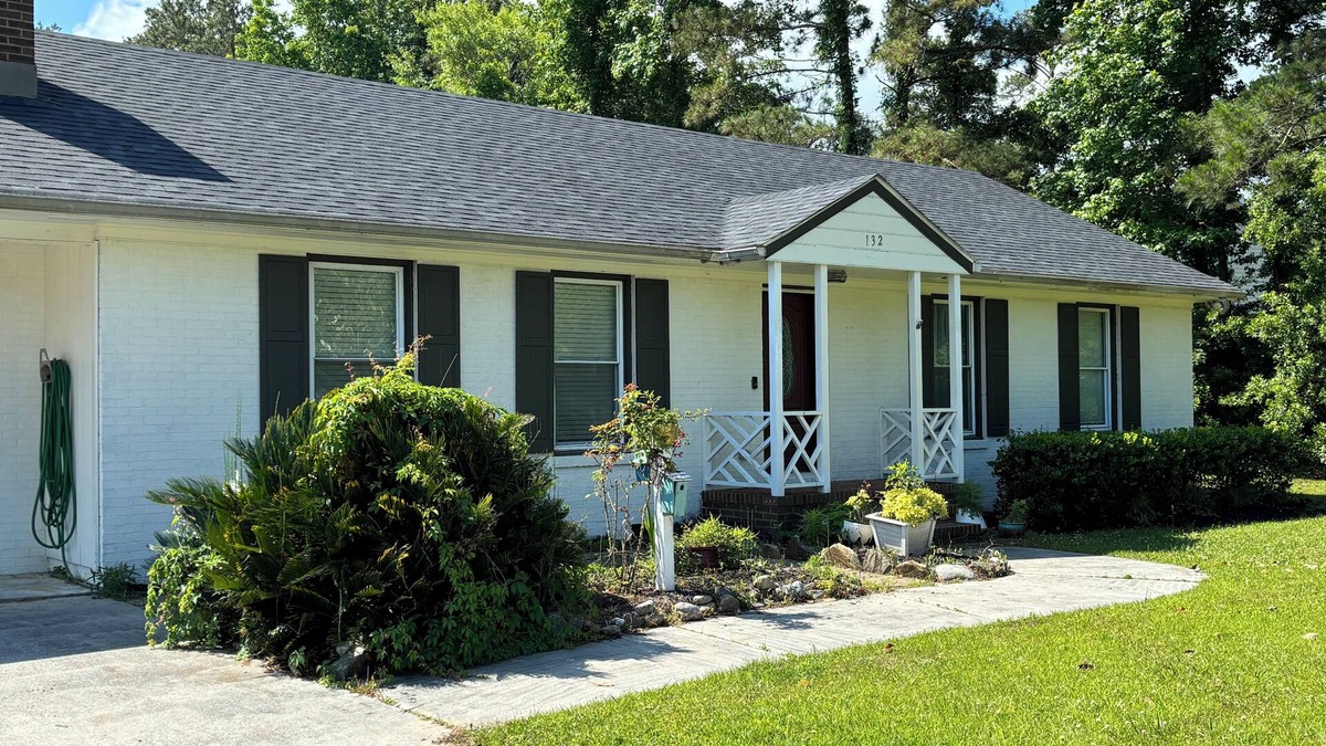 Manteo House | Private Oasis - Pool, 4BR, 3BA, Pet Friendly Home on 1 Acre