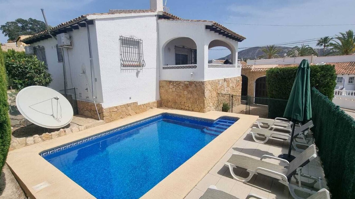 El Tesoro Villa | Private owned 3 bed detached Villa, Private Pool, air con & wifi sleeps 6 people