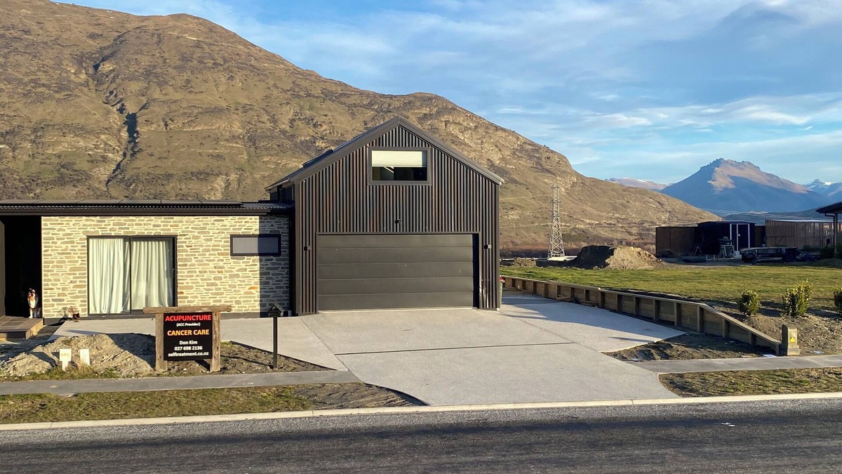 Lower Shotover Apartment | Private + Parking + Ensuite. Built in 2025