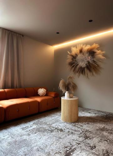 East Allegheny Apartment | Private Parking KING BED City Charm