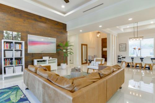 Brownsville House | Private Patio and Gym Brownsville Escape Near Beach