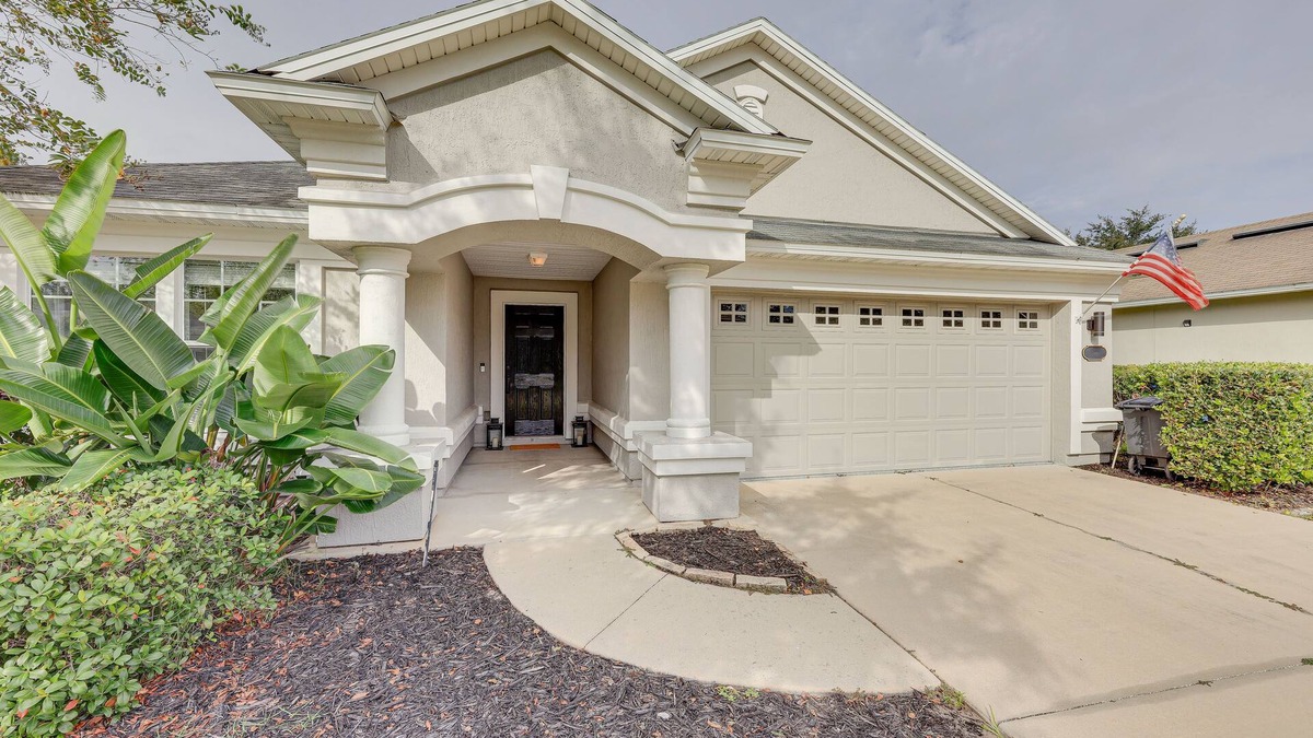 St. Johns House | Private Patio + Lake View: Fruit Cove Home