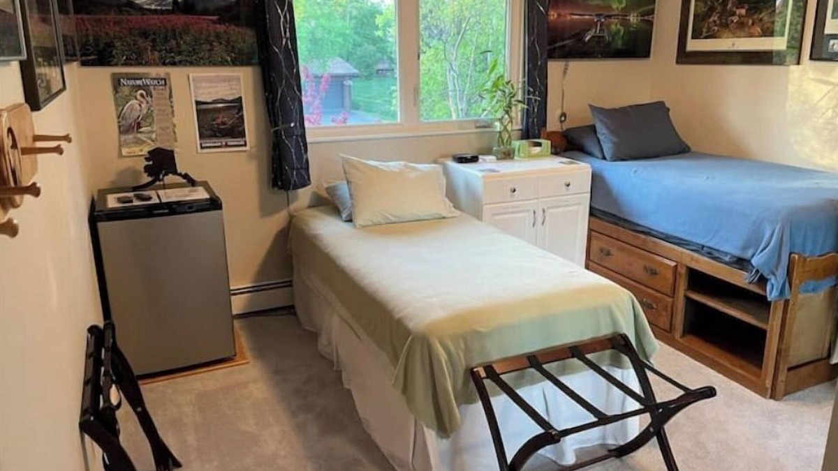 Taku - Campbell House | Private peaceful home with a twin room for rent