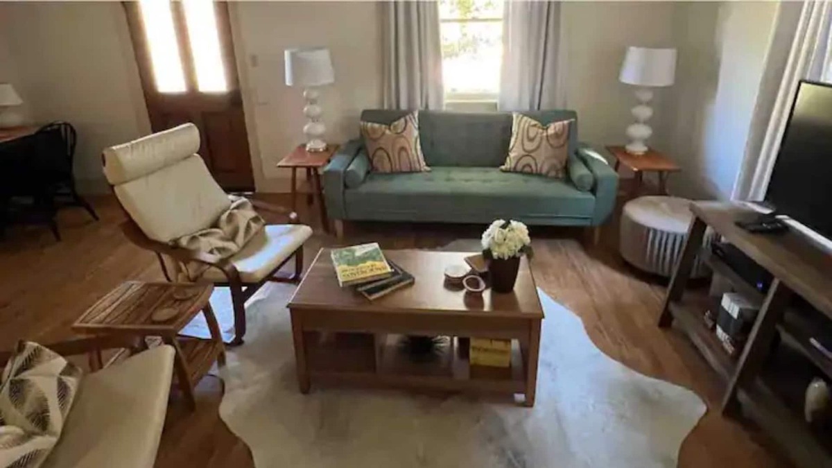 Salinas Cottage | Private Picturesque Cottage in Carmel Valley