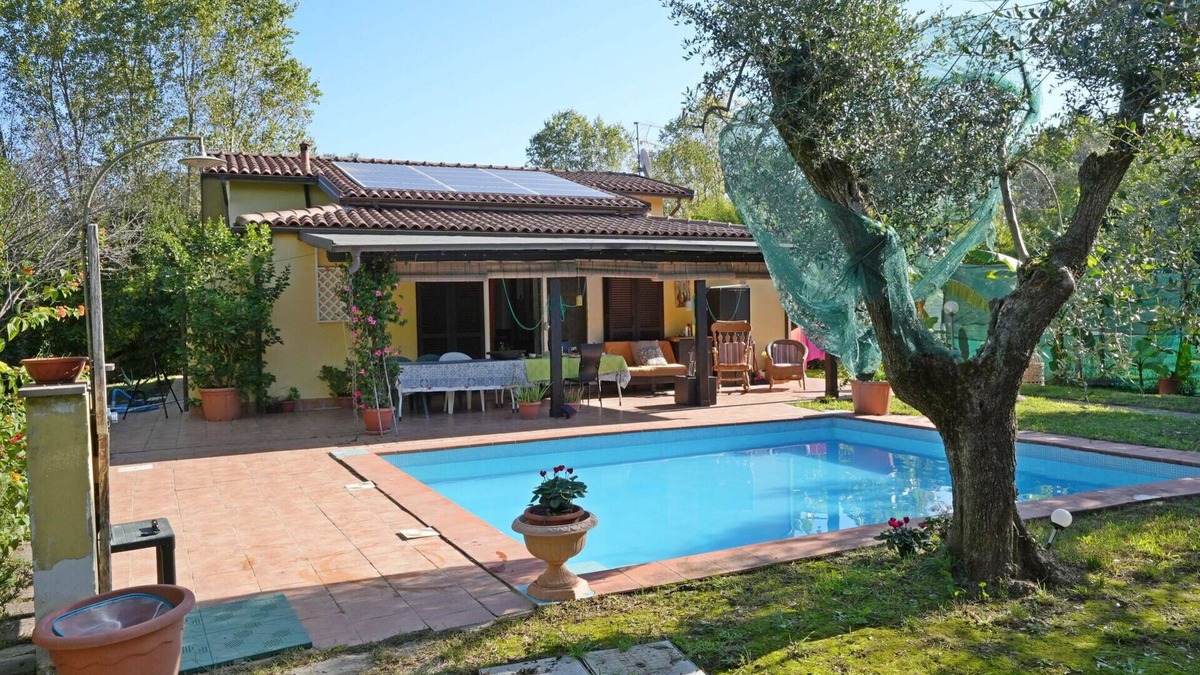 Ameglia Villa | Private Pool, A/C, WiFi, Near Sea, Garden, Pets allowed