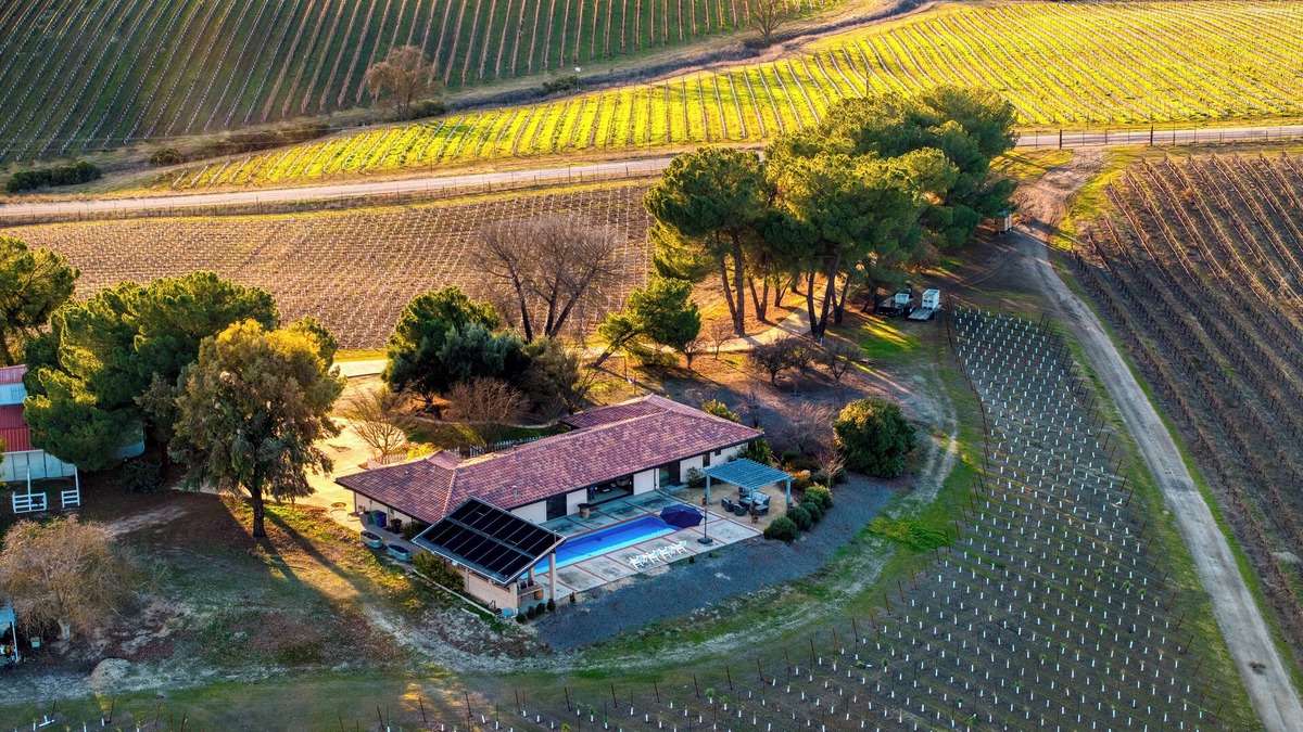 Paso Robles House | Private Pool, Firepit & Wine Room Near Top Paso Wineries | Devi Ranch