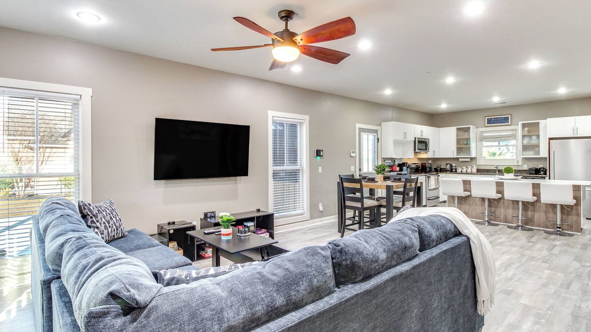 Eden House | Private Pool & Game Room: Home Near Savannah