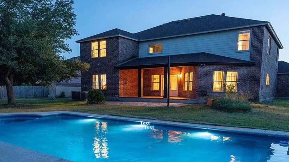 Kyle House | ♥PRIVATE Pool ♥ Heated Spa ♥ 5000 sft ♥2 acre Yard☀ Secluded Countryside