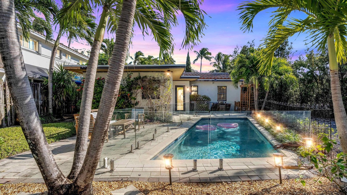 Victoria Park House | Private Pool Oasis Close to Beach w/New Interior!