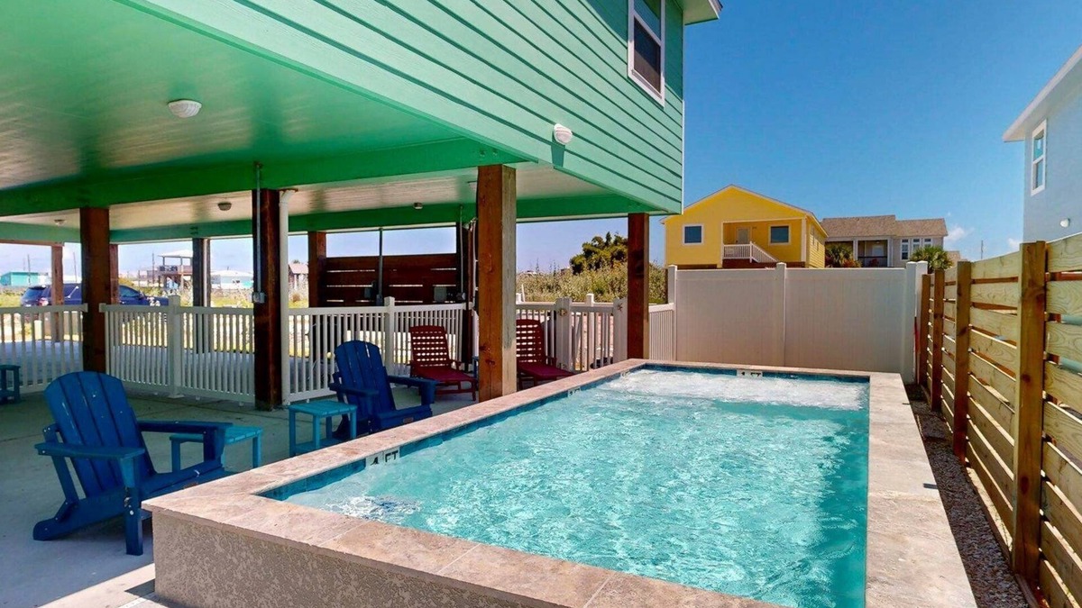 Port Aransas House | Private Pool, Pet Friendly, Parking for 4