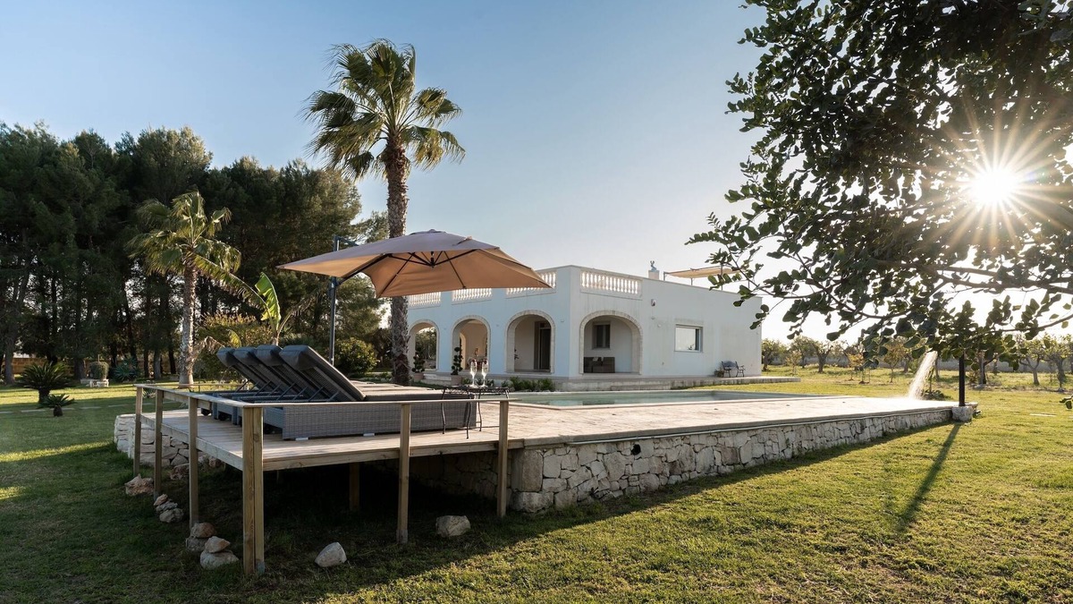 Carovigno Villa | Private pool, sleeps 6,fenced, yes pets, pine forest, pizza oven, 10 km Reserve