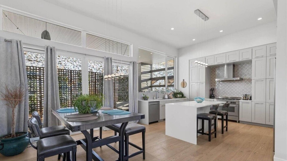 McKinley House | Private Pool, Walk to the Lake!