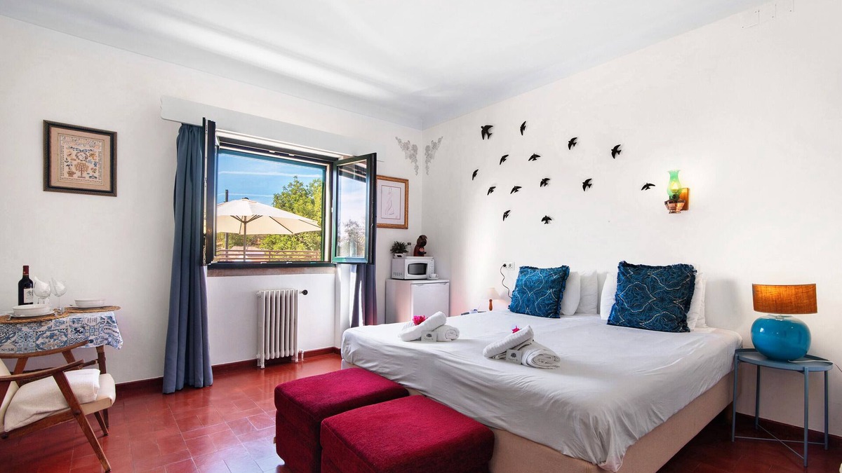 Sao Bras de Alportel Apartment | Private Refuge in a Quiet Area with Shared Pool